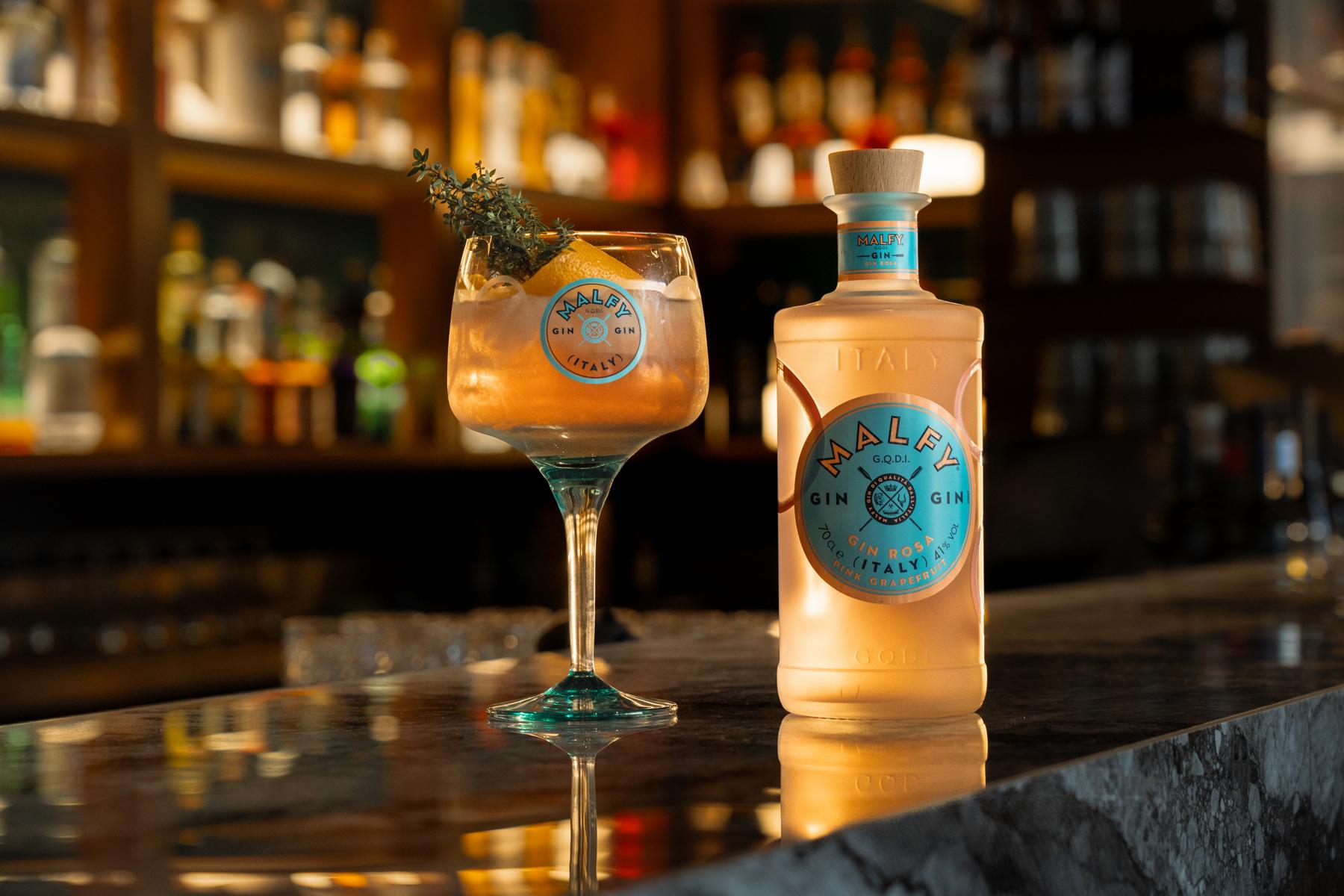 Unsere Gin Bar - The Dry Gin and Beef Club Berlin